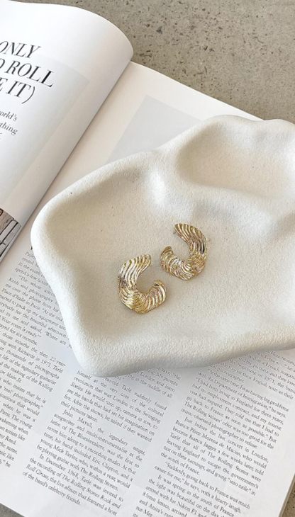 Harper | Women's Gold Wavy Textured Earrings