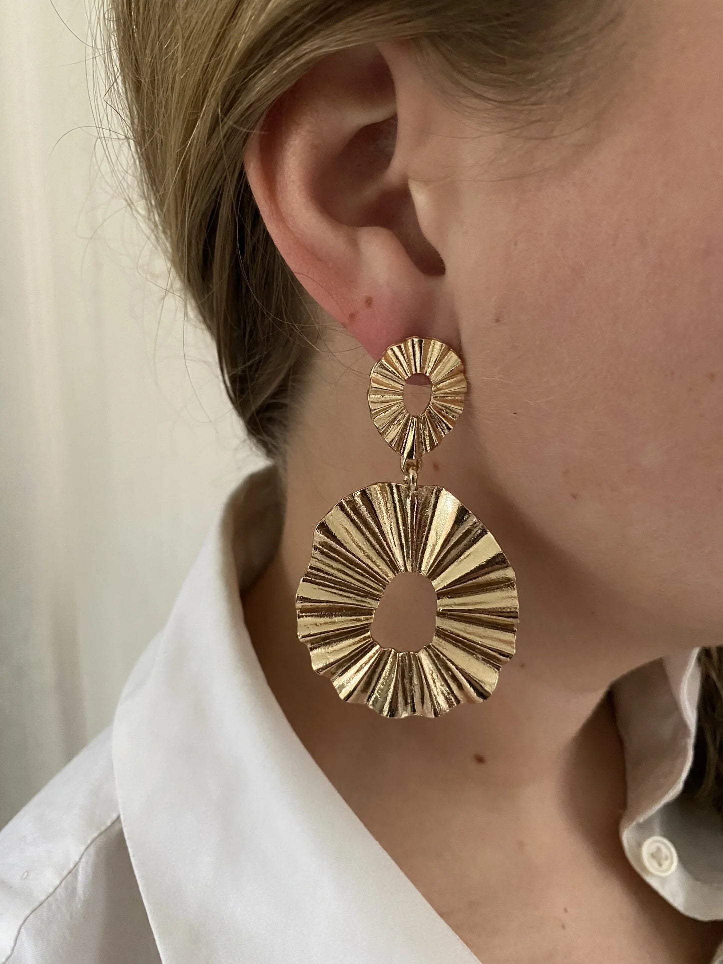 Jade | Women's Textured Disc Drop Earrings
