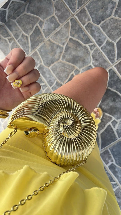 Liv | Women’s Shell-Shaped Metallic Clutch Bag with Chain Strap