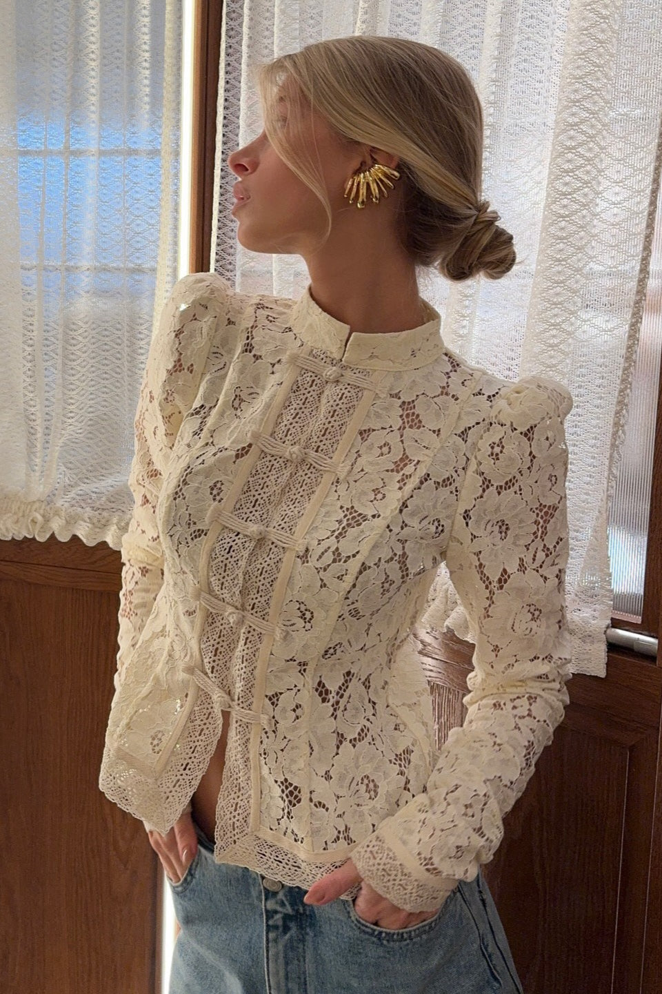 Susan | Women's Floral Lace Mandarin Collar Button Front Cardigan